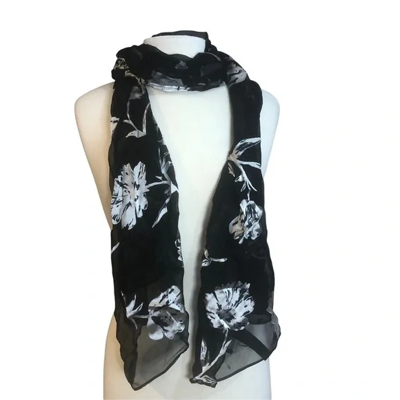 WHITE House Black Market Silk-Blend Floral-Burnout Oblong Scarf NWOT - Picture 3 of 7
